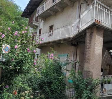 Casa indipendente in vendita a Masserano (Biella), Frazione Perini 19