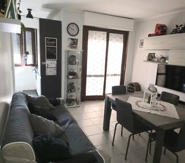 Trilocale in vendita a Pomezia (Roma), Viale delle Arti 5