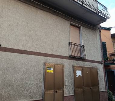 Casa indipendente in affitto a Cesarò (Messina), Corso Margherita 124