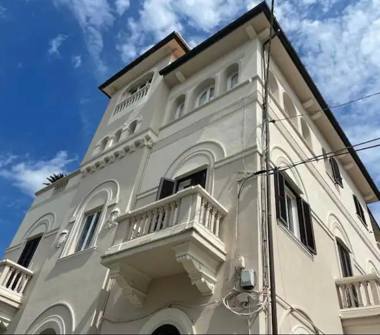 Quadrilocale in affitto a Camaiore, Frazione Lido Di Camaiore, via Piemonte 7
