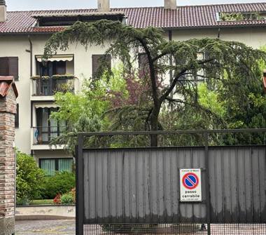 Box/Garage/Posto auto in affitto a Milano, Zona San Siro, Via Trenno 12