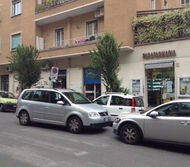 Negozio in affitto a Roma, Zona Monteverde, Viale di Villa Pamphili 81