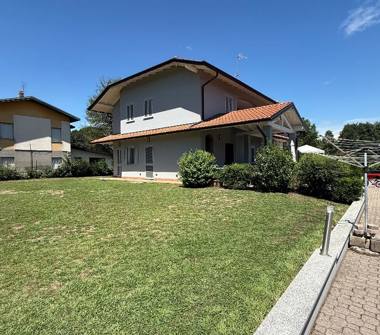 Villa in vendita a Castelletto Sopra Ticino (Novara)