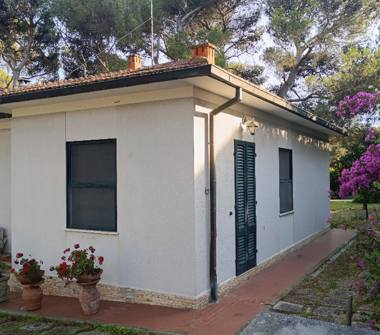 Casa indipendente in vendita a Livorno, Zona Quercianella