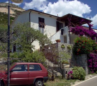 Affitto Appartamento Vacanze a Marciana, Frazione Pomonte, via grimaldo martini 2