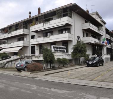 Hotel in vendita a Latisana (Udine), via del Marinaio 3