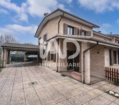 Villetta a schiera in vendita a Bondeno (Ferrara), Via Enrico Fermi 89