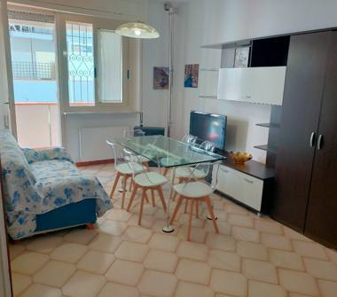 Affitto Appartamento Vacanze a Carrara, Frazione Marina Di Carrara, Via Felice Cavallotti 2