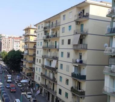 Trilocale in vendita a Napoli, Zona Fuorigrotta, Via Giacomo Leopardi 80