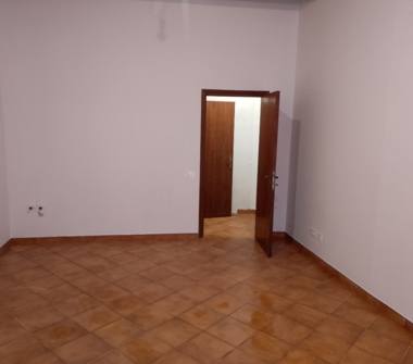 Negozio in affitto a Montecosaro, Frazione Montecosaro Scalo, Via B. Gigli 4