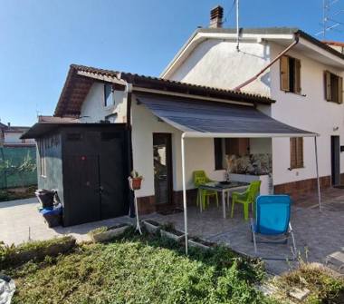 Casa indipendente in vendita a Langosco (Pavia), Via Luigi Casale 2