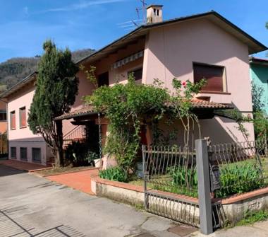Casa indipendente in vendita a Bagni di Lucca, Frazione Fornoli, Via Alcide De Gasperi 15