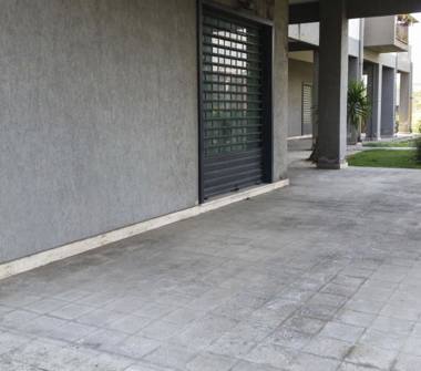Negozio in vendita a Paternò (Catania), Viale dei Platani 9