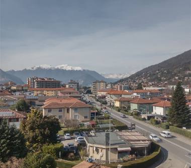Quadrilocale in vendita a Verbania, Frazione Pallanza, Corso Europa 62