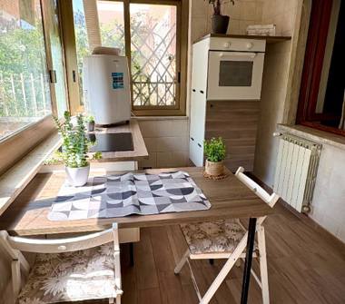 Affitto Appartamento Vacanze a Roma, Zona Re di Roma, Via Agenore Zeri 52