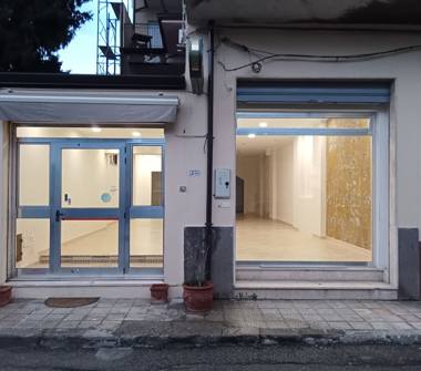 Negozio in vendita a Gioia Tauro (Reggio Calabria), Via Regina Elena 22