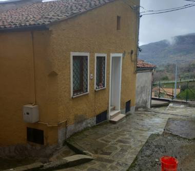 Casa indipendente in affitto a Castelsaraceno (Potenza), Via Planula 13