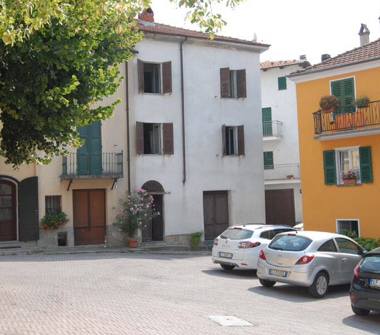 Palazzo/Stabile in vendita a Monesiglio (Cuneo)