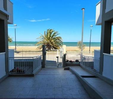 Quadrilocale in vendita a Giulianova (Teramo), Lungomare Rodi 32