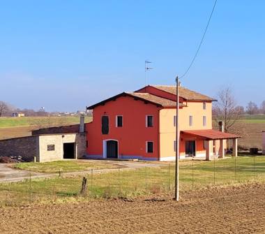 Casa indipendente in vendita a Reggio Emilia, Frazione Cella, Via Cella all'Oldo 39
