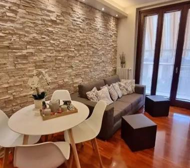 Trilocale in affitto a Cagliari, Frazione Centro città, Via Tiziano 45
