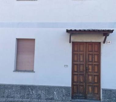 Casa indipendente in affitto a Caresana (Vercelli), Via Cavour 24