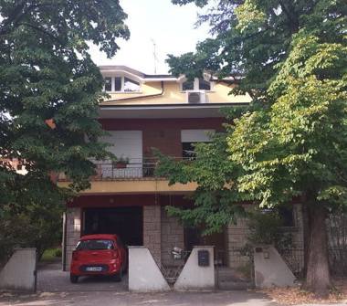 Casa indipendente in vendita a Modena, Zona Modena Est, Viale XXII Aprile 14