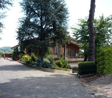 Porzione di casa in vendita a Pesaro, Frazione Roncaglia