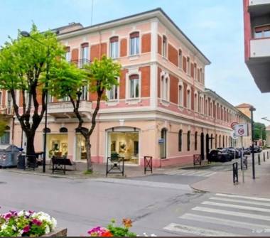Ufficio in vendita a Valenza (Alessandria), Via Giuseppe Melgara 3