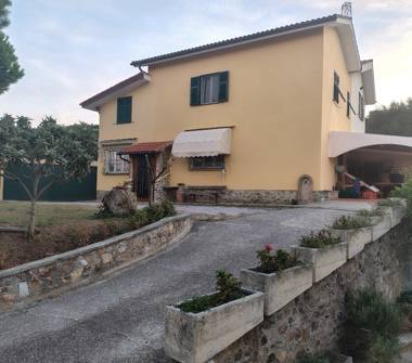 Villa in vendita a Savona, Frazione Centro città