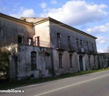 Rustico/Casale in vendita a Pozzilli (Isernia)