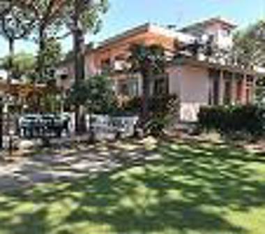 Hotel in vendita a Montignoso, Frazione Cinquale