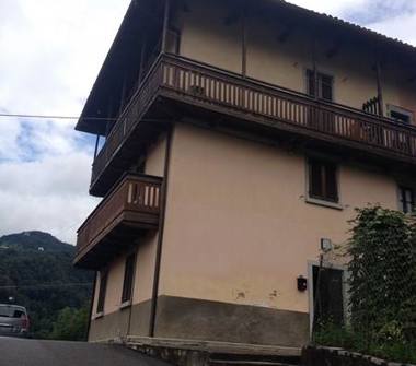 Trilocale in vendita a Val Brembilla (Bergamo)