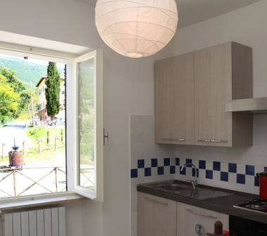 Casa indipendente in vendita a Matelica, Frazione Piane