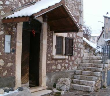 Casa indipendente in vendita a Rocca di Mezzo, Frazione Terranera