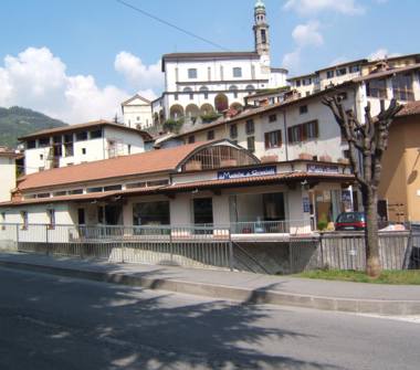 Negozio in vendita a Vertova (Bergamo)