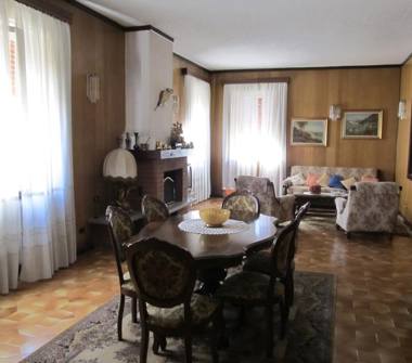 Casa indipendente in vendita a Cassano Magnago (Varese)
