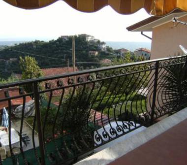 Casa indipendente in vendita a Montignoso, Frazione Cerreto