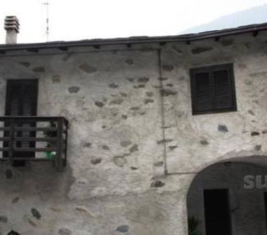 Rustico/Casale in vendita a Sondrio, Frazione Ponchiera