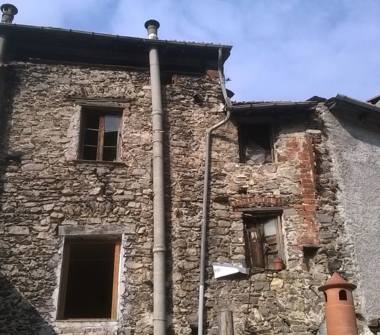 Appartamento in vendita a Pigna (Imperia)