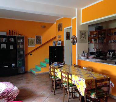 Casa indipendente in vendita a Imperia, Frazione Oneglia