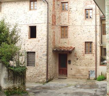 Porzione di casa in vendita a Camaiore (Lucca)