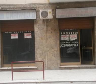 Negozio in vendita a Foggia, Frazione Centro città