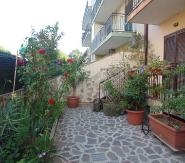 Trilocale in vendita a Giugliano in Campania, Frazione Varcaturo