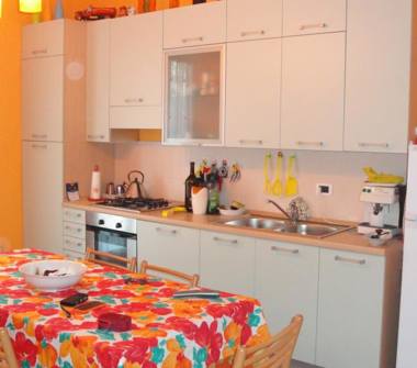 Trilocale in vendita a Imperia, Frazione Porto Maurizio