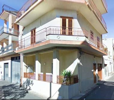Casa indipendente in vendita a Santa Maria di Licodia (Catania)