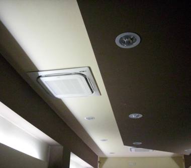 Negozio in vendita a Bari, Zona Carrassi