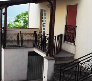 Villetta a schiera in vendita a Acciano, Frazione Roccapreturo