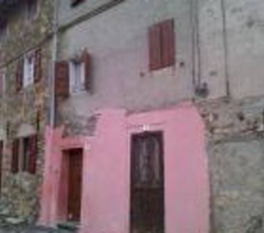 Casa indipendente in vendita a Reggio Emilia, Frazione Centro città