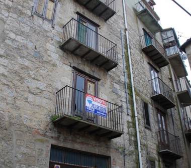 Palazzo/Stabile in vendita a Petralia Sottana (Palermo)